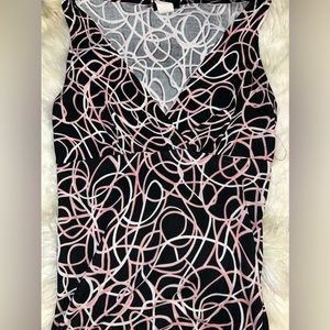 Rue 21 multi color vneck cropped sleeve shirt.